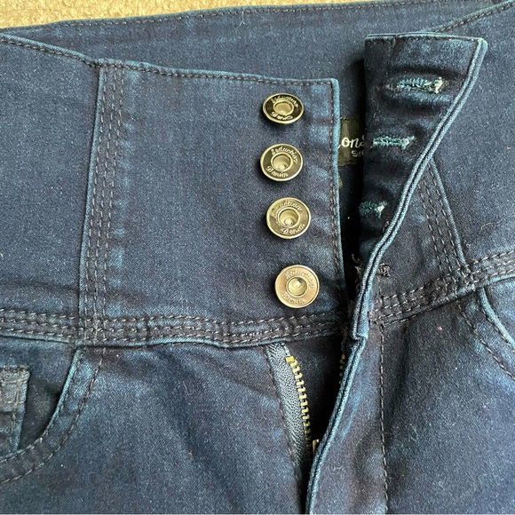 Urban Planet/Seductions Multi Button Highwaist Skinny Jean - Picture 3 of 4